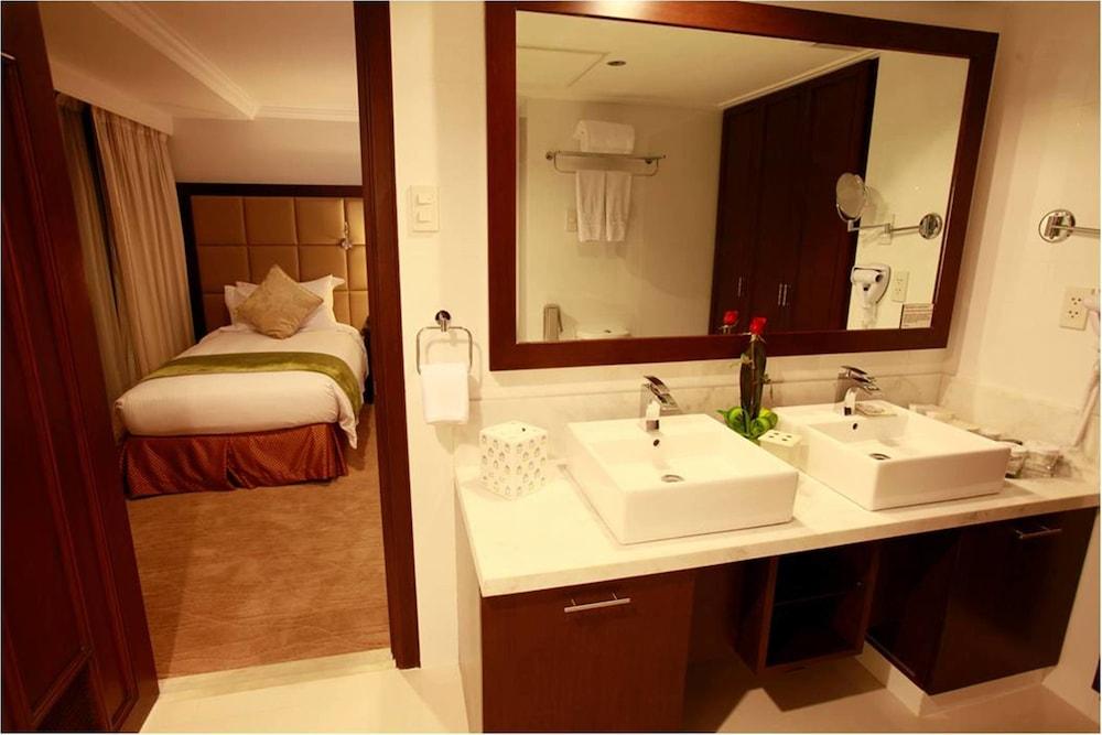 Pasig City Discovery Suites Manila, Philippines מראה חיצוני תמונה
